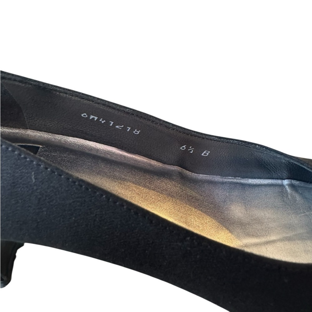 Stuart Weitzman Vintage Classic Black Pumps - Picture 7 of 7